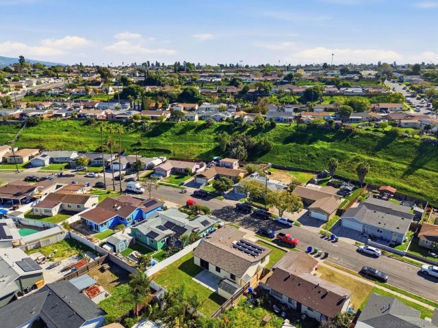 7742 Shorewood Dr, San Diego, CA 92114