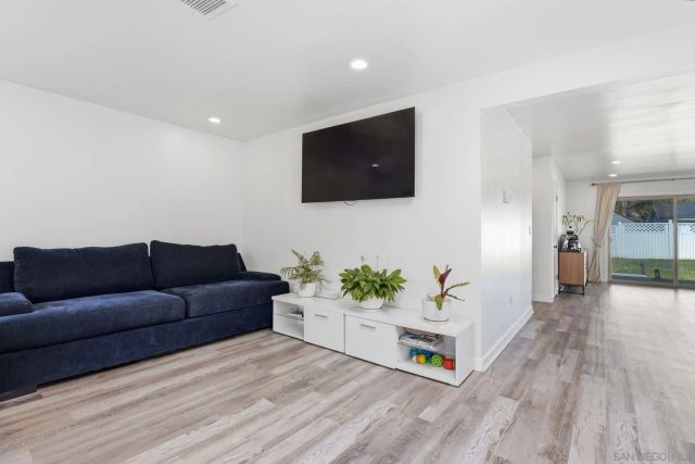 7742 Shorewood Dr, San Diego, CA 92114