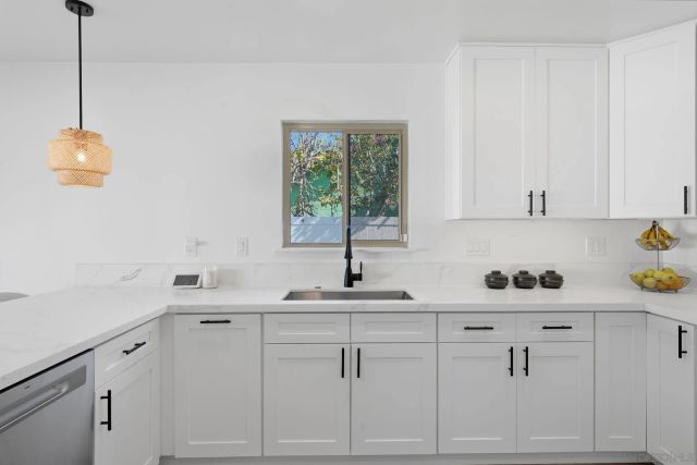 7742 Shorewood Dr, San Diego, CA 92114