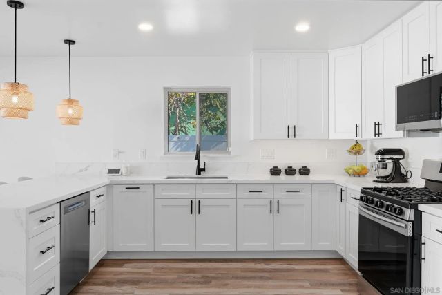 7742 Shorewood Dr, San Diego, CA 92114