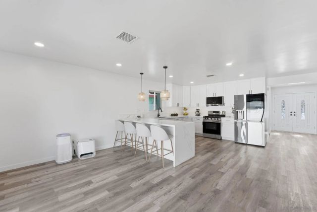 7742 Shorewood Dr, San Diego, CA 92114