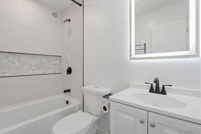 7742 Shorewood Dr, San Diego, CA 92114