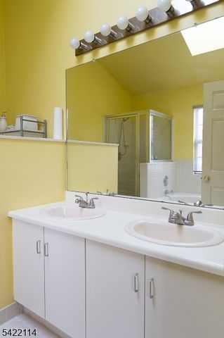 12 Diaz Ct 12, Franklin Twp., NJ 08823