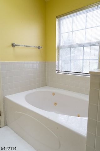 12 Diaz Ct 12, Franklin Twp., NJ 08823