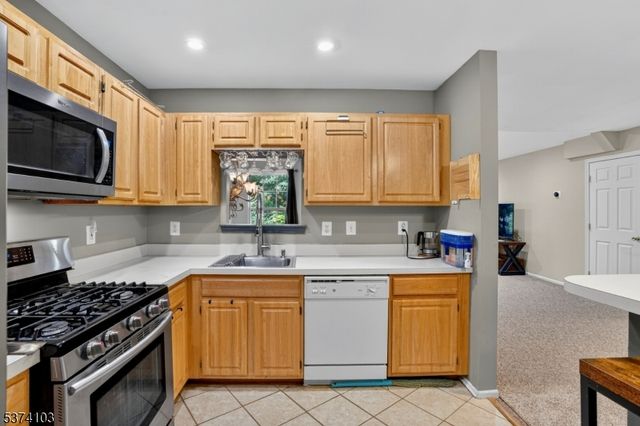 231 Vasser Dr, Piscataway Twp., NJ 08854