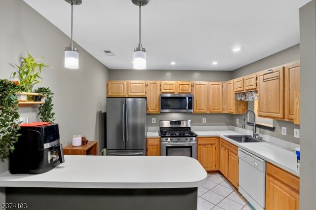 231 Vasser Dr, Piscataway Twp., NJ 08854