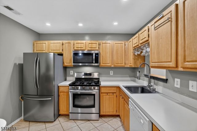 231 Vasser Dr, Piscataway Twp., NJ 08854