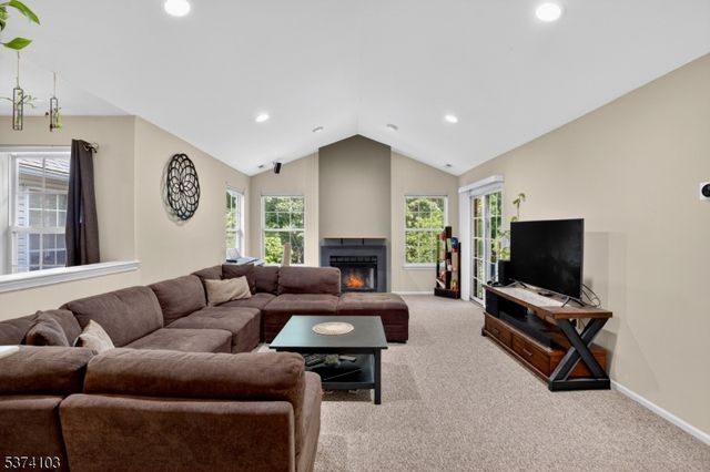 231 Vasser Dr, Piscataway Twp., NJ 08854