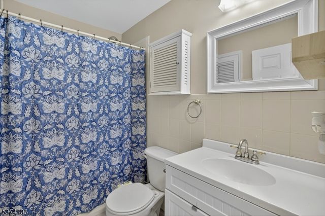 231 Vasser Dr, Piscataway Twp., NJ 08854