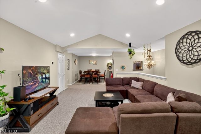 231 Vasser Dr, Piscataway Twp., NJ 08854