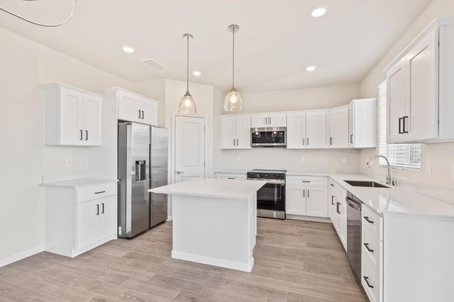 7114 W Ashcroft Avenue, Fresno, CA 93723