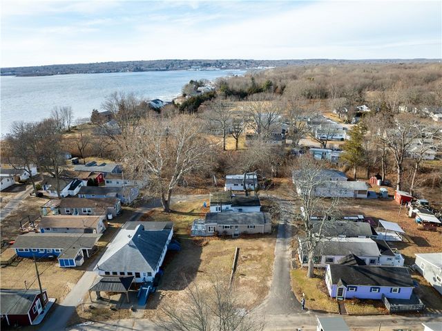 46 E Andrew Comstock Road, Warwick, RI 02886