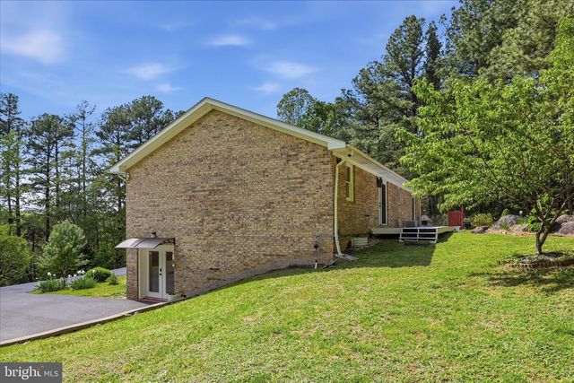 3744 BROWNTOWN RD, Front Royal, VA 22630