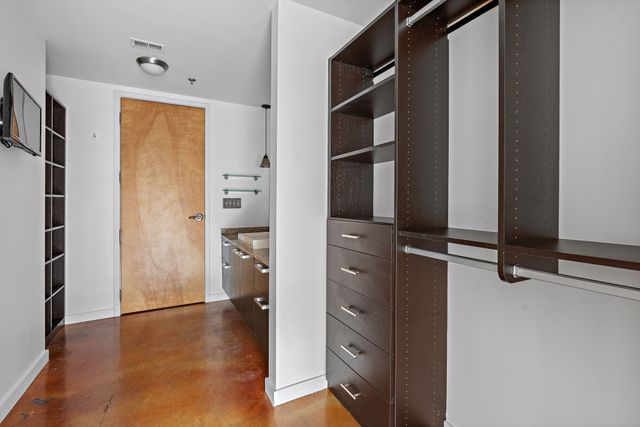 600 12th Ave S Apt 1608, Nashville, TN 37203