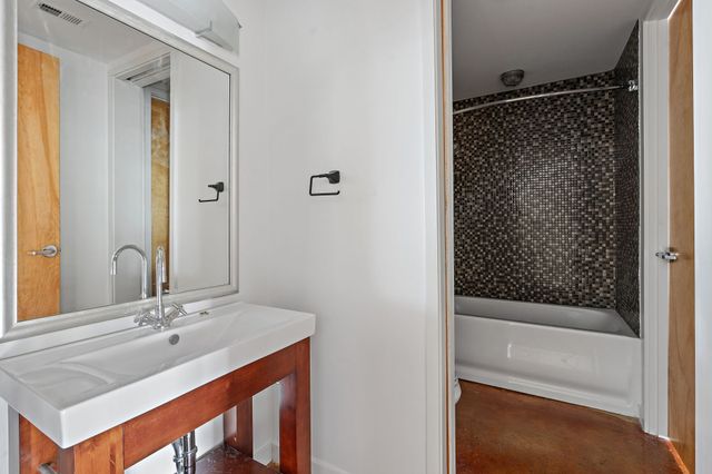 600 12th Ave S Apt 1608, Nashville, TN 37203