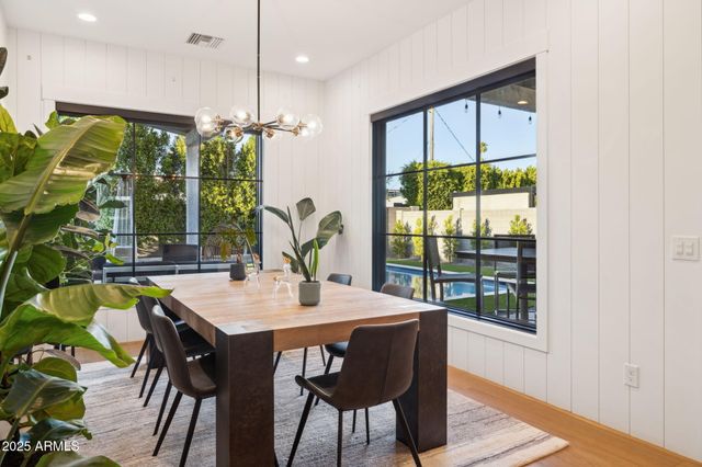 3530 E GLENROSA Avenue, Phoenix, AZ 85018