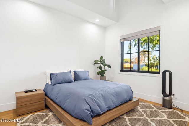 3530 E GLENROSA Avenue, Phoenix, AZ 85018