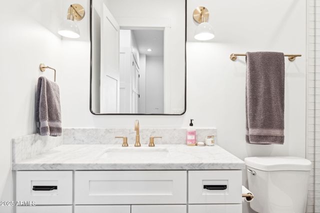 3530 E GLENROSA Avenue, Phoenix, AZ 85018