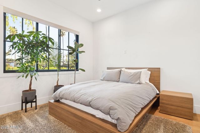 3530 E GLENROSA Avenue, Phoenix, AZ 85018