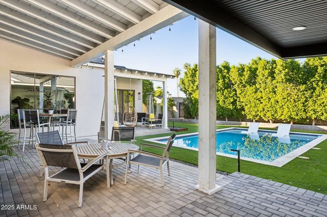 3530 E GLENROSA Avenue, Phoenix, AZ 85018