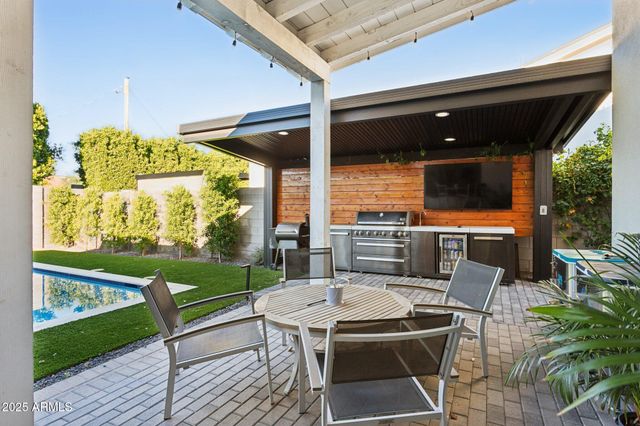 3530 E GLENROSA Avenue, Phoenix, AZ 85018