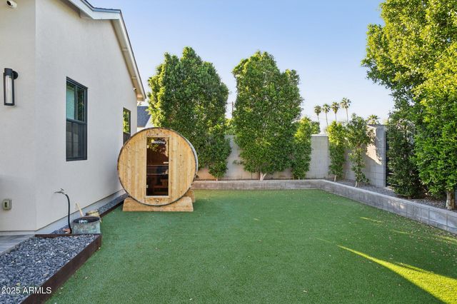 3530 E GLENROSA Avenue, Phoenix, AZ 85018