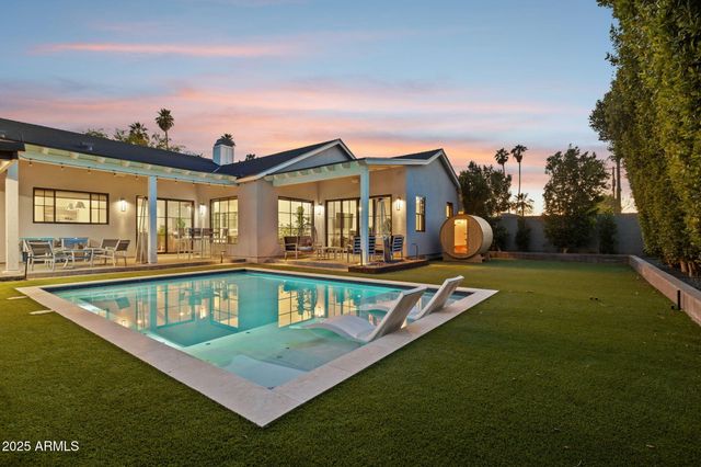 3530 E GLENROSA Avenue, Phoenix, AZ 85018