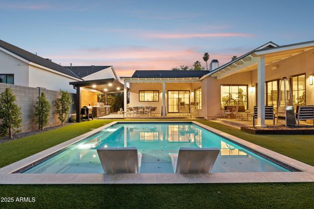 3530 E GLENROSA Avenue, Phoenix, AZ 85018