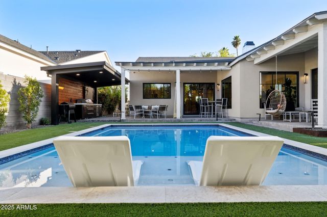 3530 E GLENROSA Avenue, Phoenix, AZ 85018