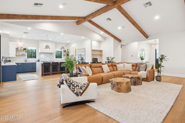 3530 E GLENROSA Avenue, Phoenix, AZ 85018