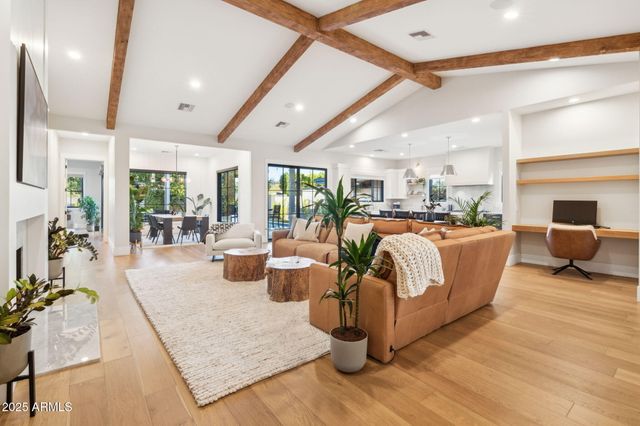 3530 E GLENROSA Avenue, Phoenix, AZ 85018