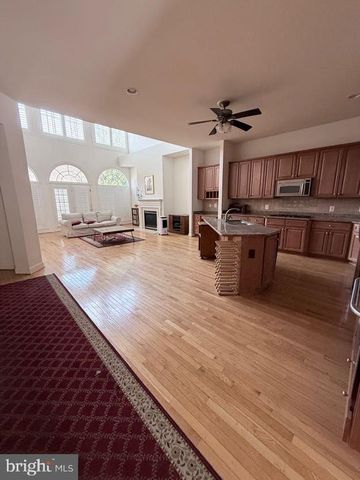 12739 LADY SOMERSET LN, Fairfax, VA 22033