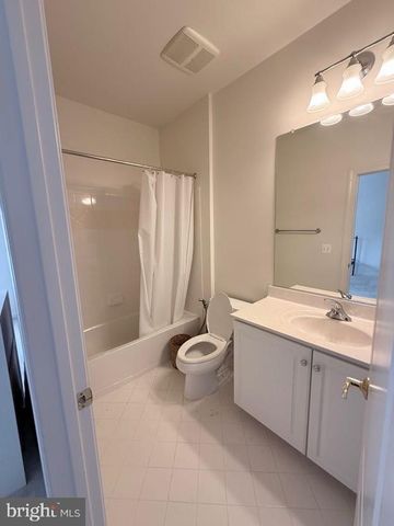 12739 LADY SOMERSET LN, Fairfax, VA 22033