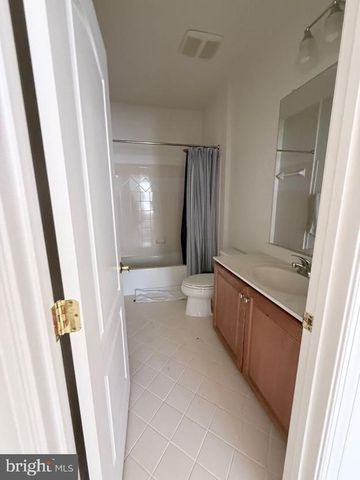 12739 LADY SOMERSET LN, Fairfax, VA 22033