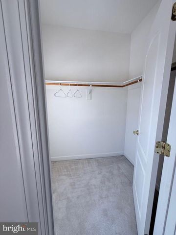 12739 LADY SOMERSET LN, Fairfax, VA 22033