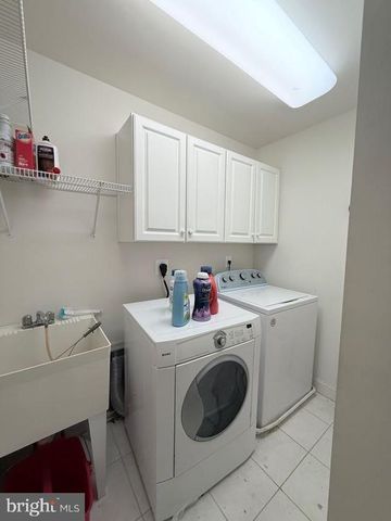 12739 LADY SOMERSET LN, Fairfax, VA 22033