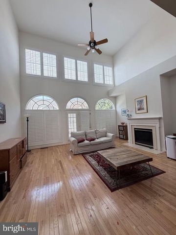 12739 LADY SOMERSET LN, Fairfax, VA 22033