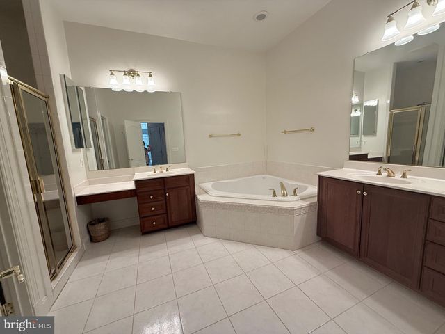 12739 LADY SOMERSET LN, Fairfax, VA 22033