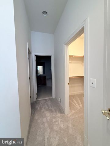 12739 LADY SOMERSET LN, Fairfax, VA 22033