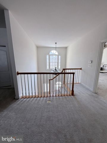 12739 LADY SOMERSET LN, Fairfax, VA 22033