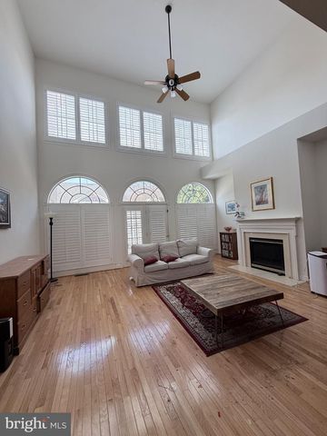 12739 LADY SOMERSET LN, Fairfax, VA 22033