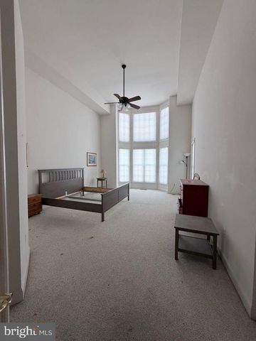 12739 LADY SOMERSET LN, Fairfax, VA 22033