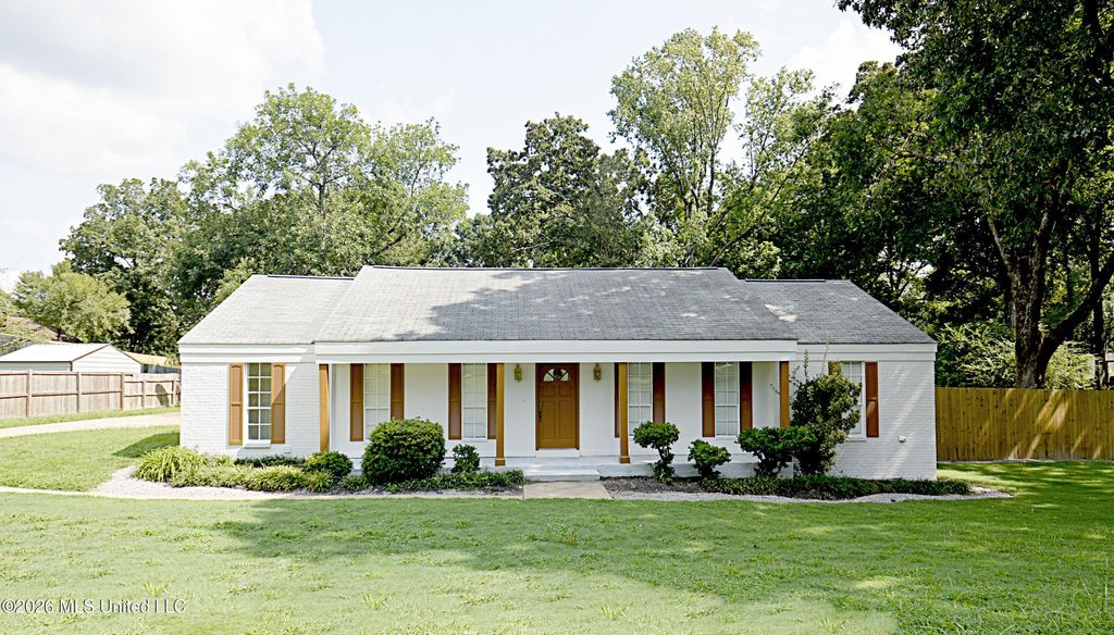 4490 S Big Horn Drive, Nesbit, MS 38651