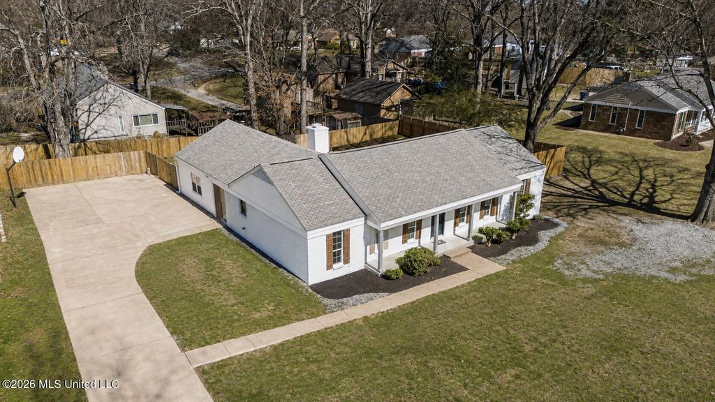 4490 S Big Horn Drive, Nesbit, MS 38651 — photo 2