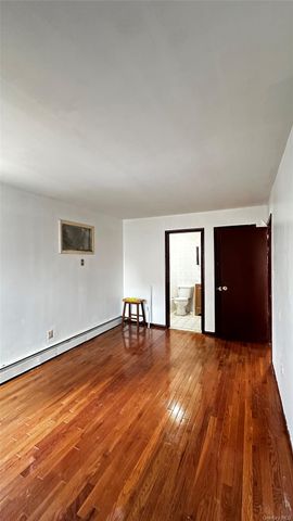 19128 114th Drive 1, Saint Albans, NY 11412