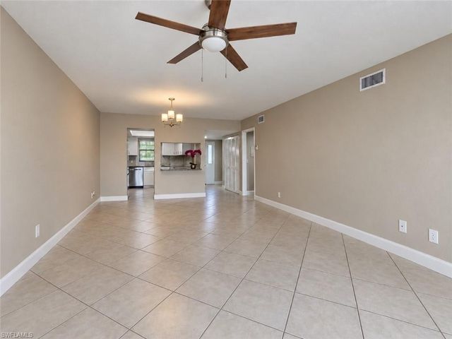 700 Valley Stream DR 303, Naples, FL 34113