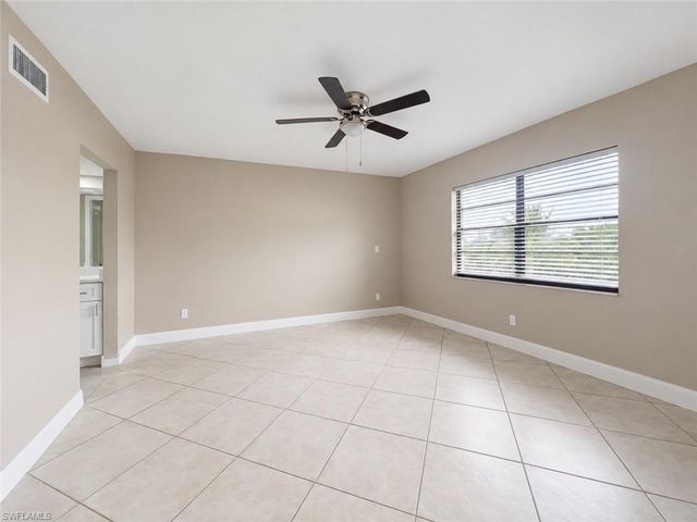 700 Valley Stream DR 303, Naples, FL 34113