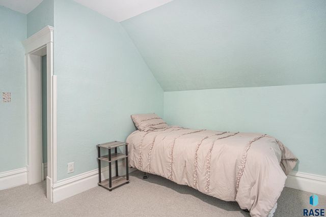 812 W 15th St, Sioux Falls, SD 57104