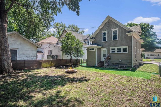 812 W 15th St, Sioux Falls, SD 57104