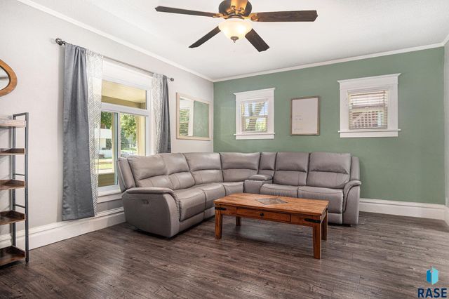 812 W 15th St, Sioux Falls, SD 57104